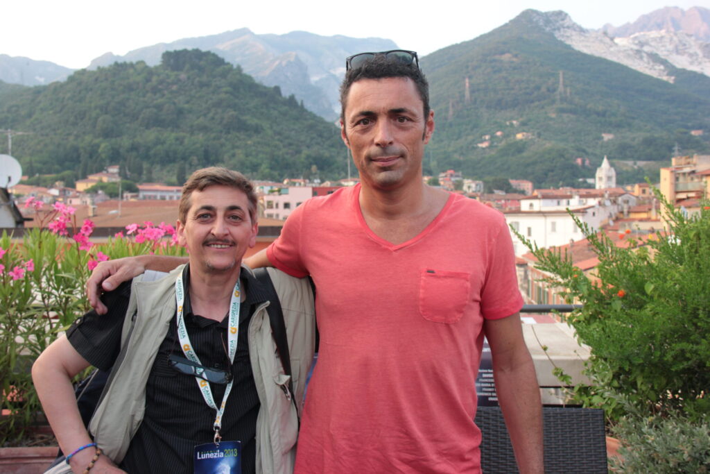 Fotografo di Foto Studio Ciak con il cantante Alex Britti.