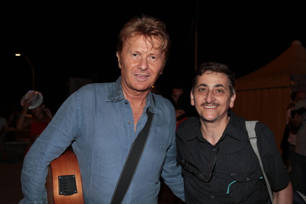 Fotografo di Foto Studio Ciak con il cantante Ron.